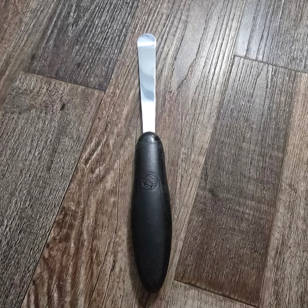 Pampered Chef Avocado Peeler  #1255 Black Handle Retired